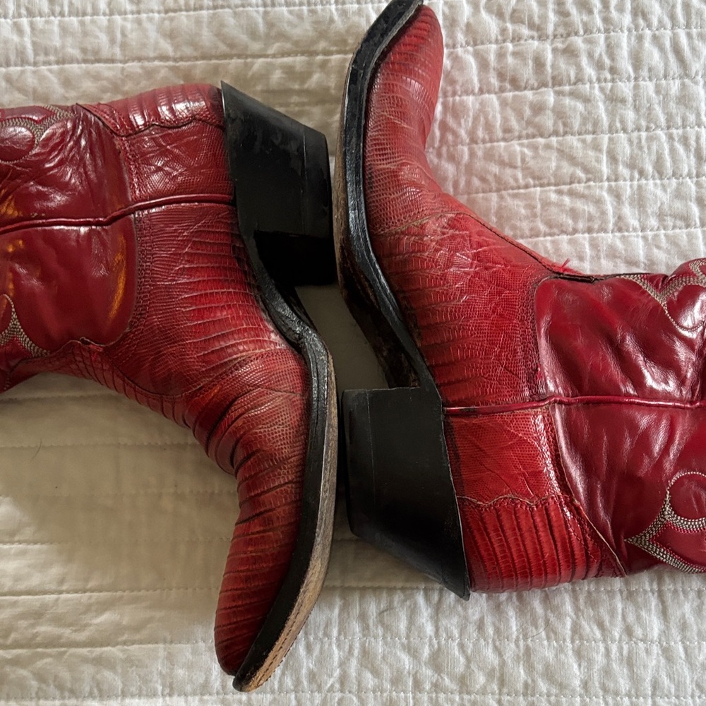 Red Women's Embroidered Western Cowgirl Boots - Picture 6 of 13
